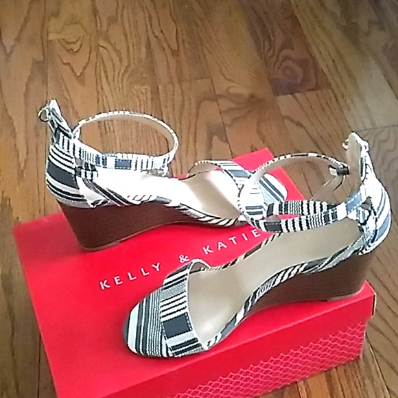 Kelly & Katie wedge sandals (sz 7) - Picture 1 of 6